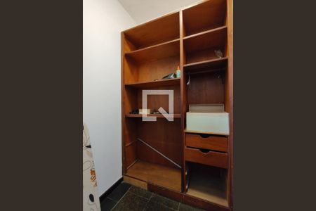 Apartamento à venda com 274m², 3 quartos e 2 vagas Apartamento à venda com 274m², 3 quartos e 2 vagasCloset da suíte