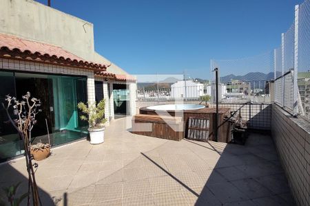 Apartamento à venda com 274m², 3 quartos e 2 vagas Apartamento à venda com 274m², 3 quartos e 2 vagasCobertura