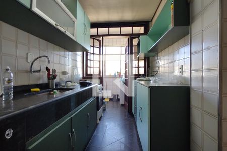 Apartamento à venda com 274m², 3 quartos e 2 vagas Apartamento à venda com 274m², 3 quartos e 2 vagasCozinha - Armários