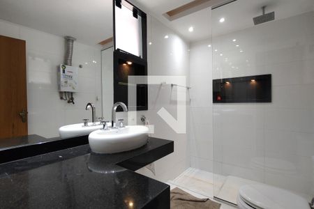 Apartamento à venda com 274m², 3 quartos e 2 vagas Apartamento à venda com 274m², 3 quartos e 2 vagasBanheiro da Suíte