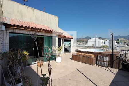 Apartamento à venda com 274m², 3 quartos e 2 vagas Apartamento à venda com 274m², 3 quartos e 2 vagasCobertura