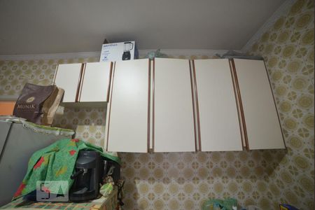 Casa à venda com 120m², 2 quartos e 2 vagasCozinha - Armários