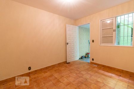 Casa à venda com 160m², 5 quartos e 4 vagasEdícula - quarto