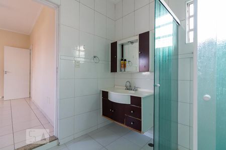 Casa à venda com 160m², 5 quartos e 4 vagasBanheiro quarto 1 suíte