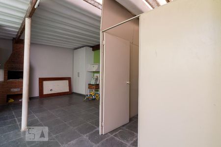 Casa à venda com 160m², 5 quartos e 4 vagasÁrea de serviço superior