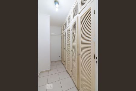 Casa à venda com 160m², 5 quartos e 4 vagasCloset