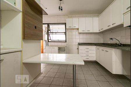 Apartamento à venda com 164m², 3 quartos e 3 vagas Apartamento à venda com 164m², 3 quartos e 3 vagasCozinha
