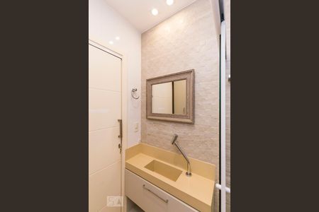 Banheiro de apartamento à venda com 2 quartos, 85m² em Humaitá, Rio de Janeiro