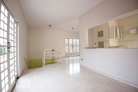 Casa à venda com 120m², 3 quartos e 5 vagassala