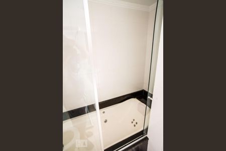 Banheiro de apartamento à venda com 3 quartos, 120m² em Rio Branco, Porto Alegre