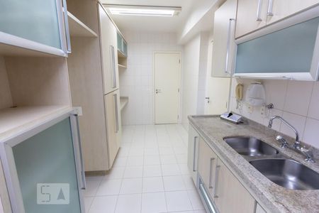 Apartamento à venda com 134m², 3 quartos e 2 vagas Apartamento à venda com 134m², 3 quartos e 2 vagasCozinha
