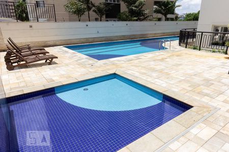 Apartamento à venda com 134m², 3 quartos e 2 vagas Apartamento à venda com 134m², 3 quartos e 2 vagasPiscina