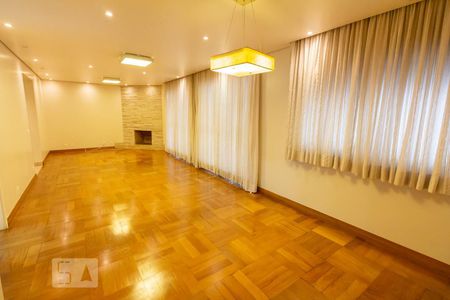 Apartamento à venda com 134m², 3 quartos e 2 vagas Apartamento à venda com 134m², 3 quartos e 2 vagasSala
