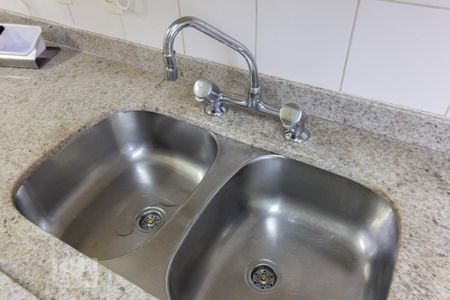 Apartamento à venda com 134m², 3 quartos e 2 vagas Apartamento à venda com 134m², 3 quartos e 2 vagasCozinha Pia