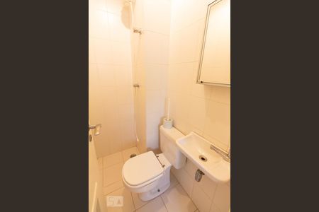 Apartamento à venda com 134m², 3 quartos e 2 vagas Apartamento à venda com 134m², 3 quartos e 2 vagasÁrea de Serviço Banheiro