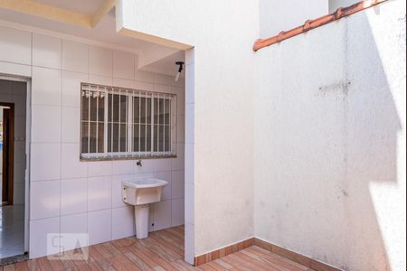 Casa à venda com 75m², 2 quartos e 1 vagaQuintal