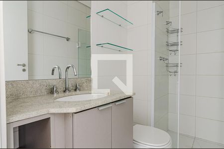 Banheiro de apartamento para alugar com 1 quarto, 35m² em Pinheiros, São Paulo