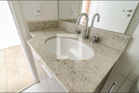 Banheiro de apartamento para alugar com 1 quarto, 35m² em Pinheiros, São Paulo