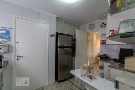 Apartamento à venda com 105m², 2 quartos e 3 vagas Apartamento à venda com 105m², 2 quartos e 3 vagasCozinha