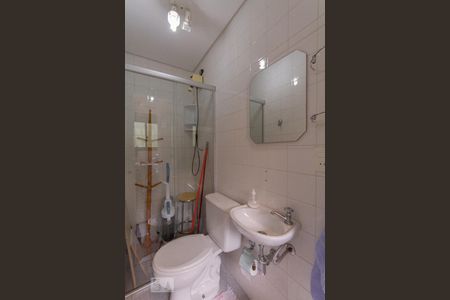 Apartamento à venda com 105m², 2 quartos e 3 vagas Apartamento à venda com 105m², 2 quartos e 3 vagasBanheiro de Serviço