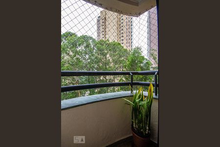 Apartamento à venda com 105m², 2 quartos e 3 vagas Apartamento à venda com 105m², 2 quartos e 3 vagasVaranda da Suíte 2