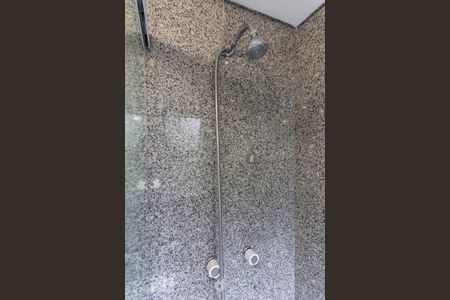 Apartamento à venda com 105m², 2 quartos e 3 vagas Apartamento à venda com 105m², 2 quartos e 3 vagasBanheiro da Suíte 2