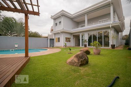 Casa de condomínio à venda com 472m², 3 quartos e 4 vagasQuintal