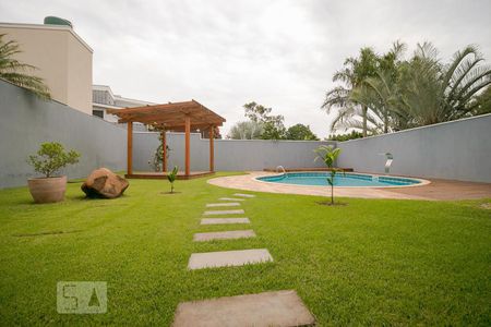 Casa de condomínio à venda com 472m², 3 quartos e 4 vagasQuintal
