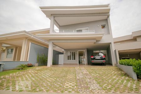 Casa de condomínio à venda com 472m², 3 quartos e 4 vagasFachada