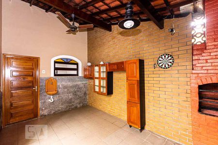 Casa à venda com 150m², 4 quartos e 1 vaga Casa à venda com 150m², 4 quartos e 1 vagaChurrasqueira