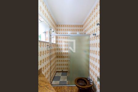 Casa à venda com 300m², 4 quartos e 2 vagasBanheiro 2