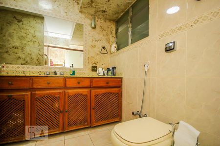 Apartamento à venda com 160m², 4 quartos e 1 vaga Apartamento à venda com 160m², 4 quartos e 1 vagaBanheiro Social