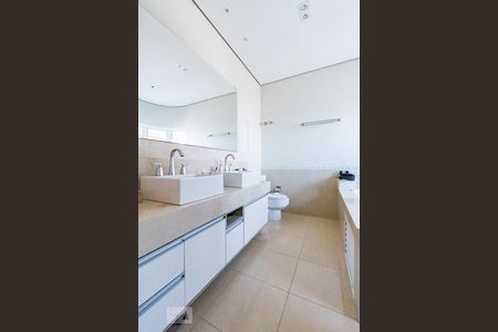 Casa de condomínio à venda com 350m², 4 quartos e 4 vagasBanheiro