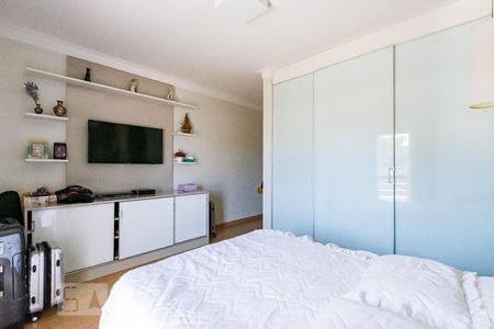 Casa de condomínio à venda com 350m², 4 quartos e 4 vagasSuíte 2