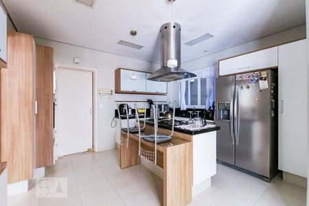 Casa de condomínio à venda com 350m², 4 quartos e 4 vagasCozinha