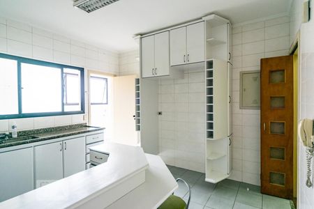 Apartamento para alugar com 117m², 3 quartos e 2 vagas Apartamento para alugar com 117m², 3 quartos e 2 vagasCozinha
