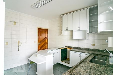Apartamento para alugar com 117m², 3 quartos e 2 vagas Apartamento para alugar com 117m², 3 quartos e 2 vagasCozinha