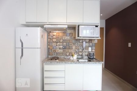 Cozinha de apartamento para alugar com 1 quarto, 20m² em República, São Paulo