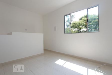 Sala de casa para alugar com 2 quartos, 55m² em Jaguaré, São Paulo