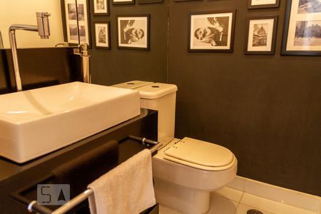 Apartamento à venda com 140m², 2 quartos e 4 vagasLavabo