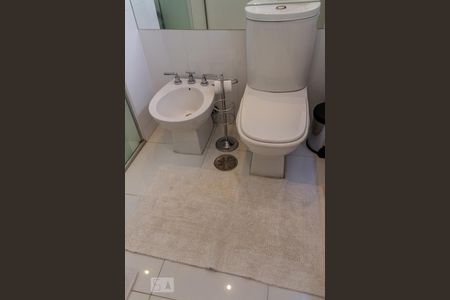 Apartamento à venda com 140m², 2 quartos e 4 vagasBanheiro da Suíte