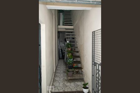 Casa à venda com 100m², 3 quartos e 2 vagas Casa à venda com 100m², 3 quartos e 2 vagasESCADA ACESSO LAJE