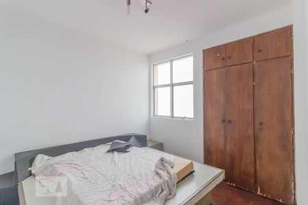 Quarto de apartamento para alugar com 2 quartos, 54m² em Caiçaras, Belo Horizonte