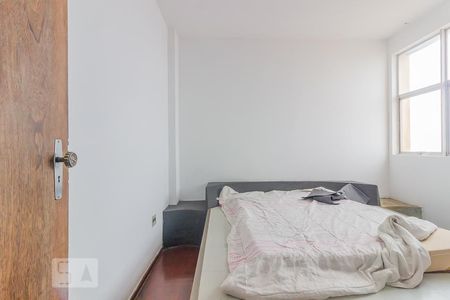 Quarto de apartamento para alugar com 2 quartos, 54m² em Caiçaras, Belo Horizonte