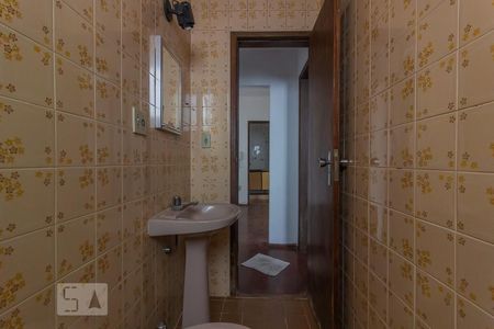 Banheiro de apartamento para alugar com 2 quartos, 54m² em Caiçaras, Belo Horizonte