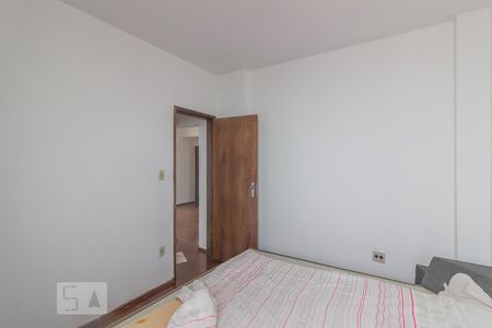 Quarto de apartamento para alugar com 2 quartos, 54m² em Caiçaras, Belo Horizonte