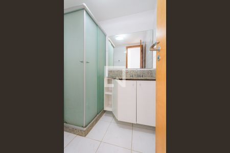 Apartamento à venda com 245m², 4 quartos e 4 vagas Apartamento à venda com 245m², 4 quartos e 4 vagasBanheiro do Quarto 4