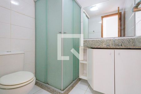 Apartamento à venda com 245m², 4 quartos e 4 vagas Apartamento à venda com 245m², 4 quartos e 4 vagasBanheiro do Quarto 4