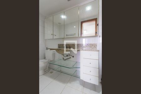 Apartamento à venda com 245m², 4 quartos e 4 vagas Apartamento à venda com 245m², 4 quartos e 4 vagasBanheiro do Quarto 3