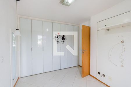 Apartamento à venda com 245m², 4 quartos e 4 vagas Apartamento à venda com 245m², 4 quartos e 4 vagasQuarto 3 - Suíte